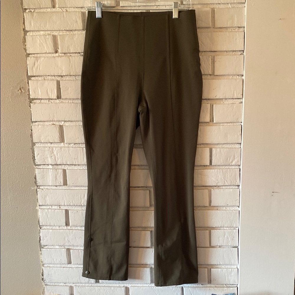 Halara green slim leg pants‎